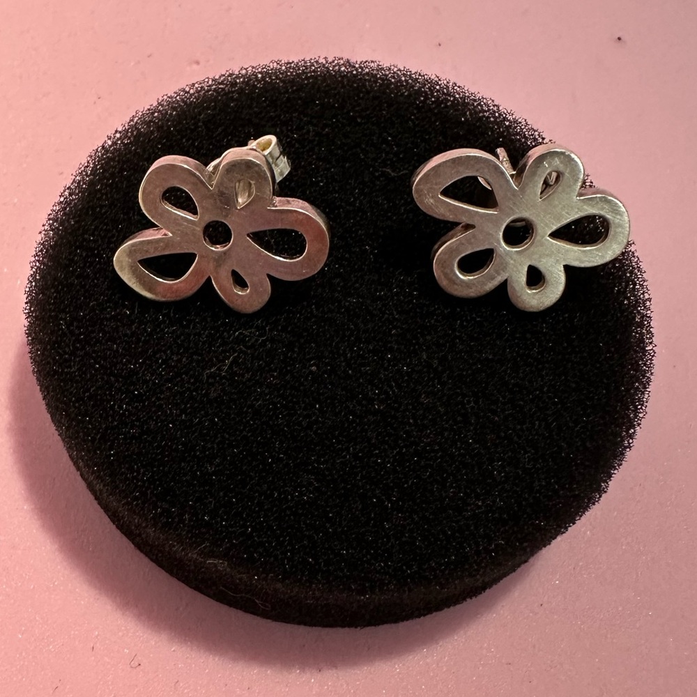 TOUS: Silver Flower Earrings (USED)